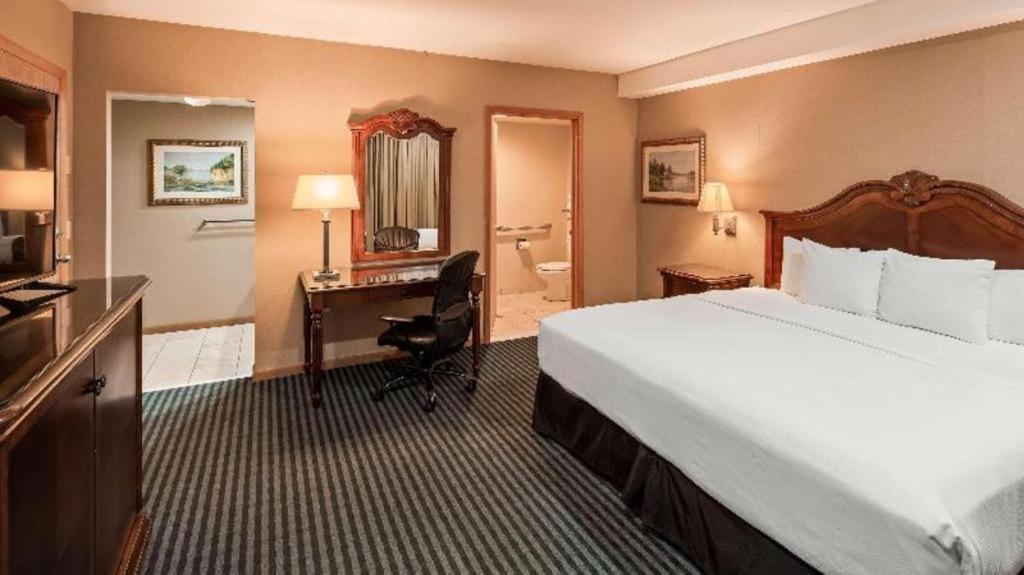 Best Western River Terrace Cheboygan Buitenkant foto